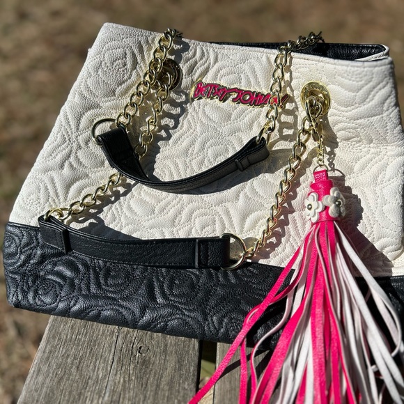 NWOT Betsey Johnson flower purse - Picture 3 of 10